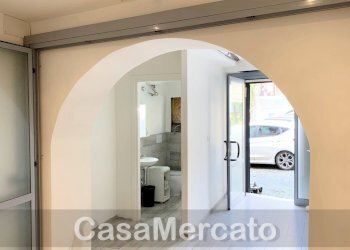 b2.jpg - Box Piazza Manin, Marino - foto 1