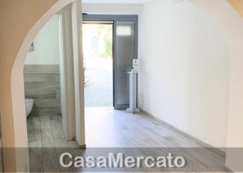 b8.jpg - Box Piazza Manin, Marino - foto 7