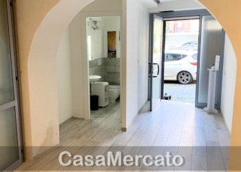 b9.jpg - Box Piazza Manin, Marino - foto 8