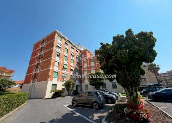 S. Bartolomeo - bilocale con posto auto cond.le ce - Bilocale Via Aurelia 82, San Bartolomeo al Mare - foto 1