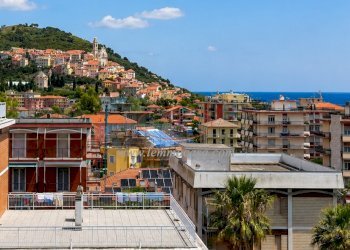 terrazzo condominiale vista mare strepitosa - Bilocale Via Aurelia 82, San Bartolomeo al Mare - foto 13
