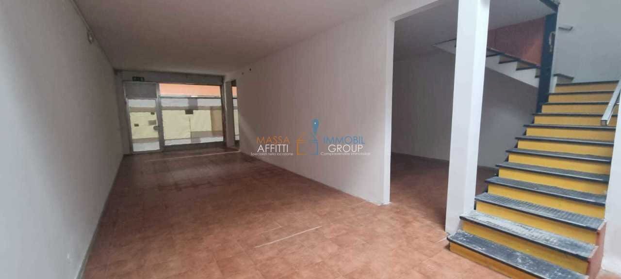 WhatsApp Image 2024-09-23 at 15.56.39.jpeg - Locale Commerciale Via Plebiscito 8/A, Carrara - foto 1