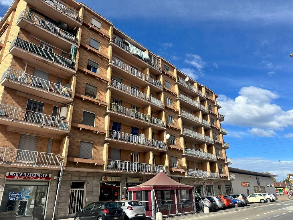 Facciata - Three-room apartment via Torino, 73, Carmagnola - photo 1