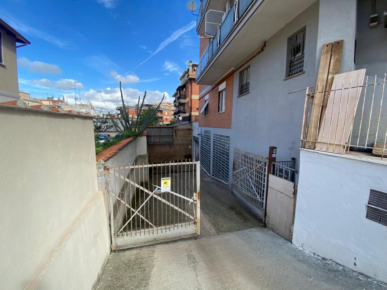 Esterno - Magazzino Via Degli Olmi, Roma - foto 2