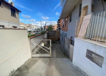 Esterno - Magazzino Via Degli Olmi, Roma - foto 1