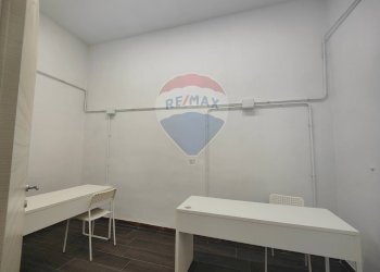 Commercial Premises Via dei Melangolari, Napoli (neighborhood San Pietro a Patierno) - photo 5