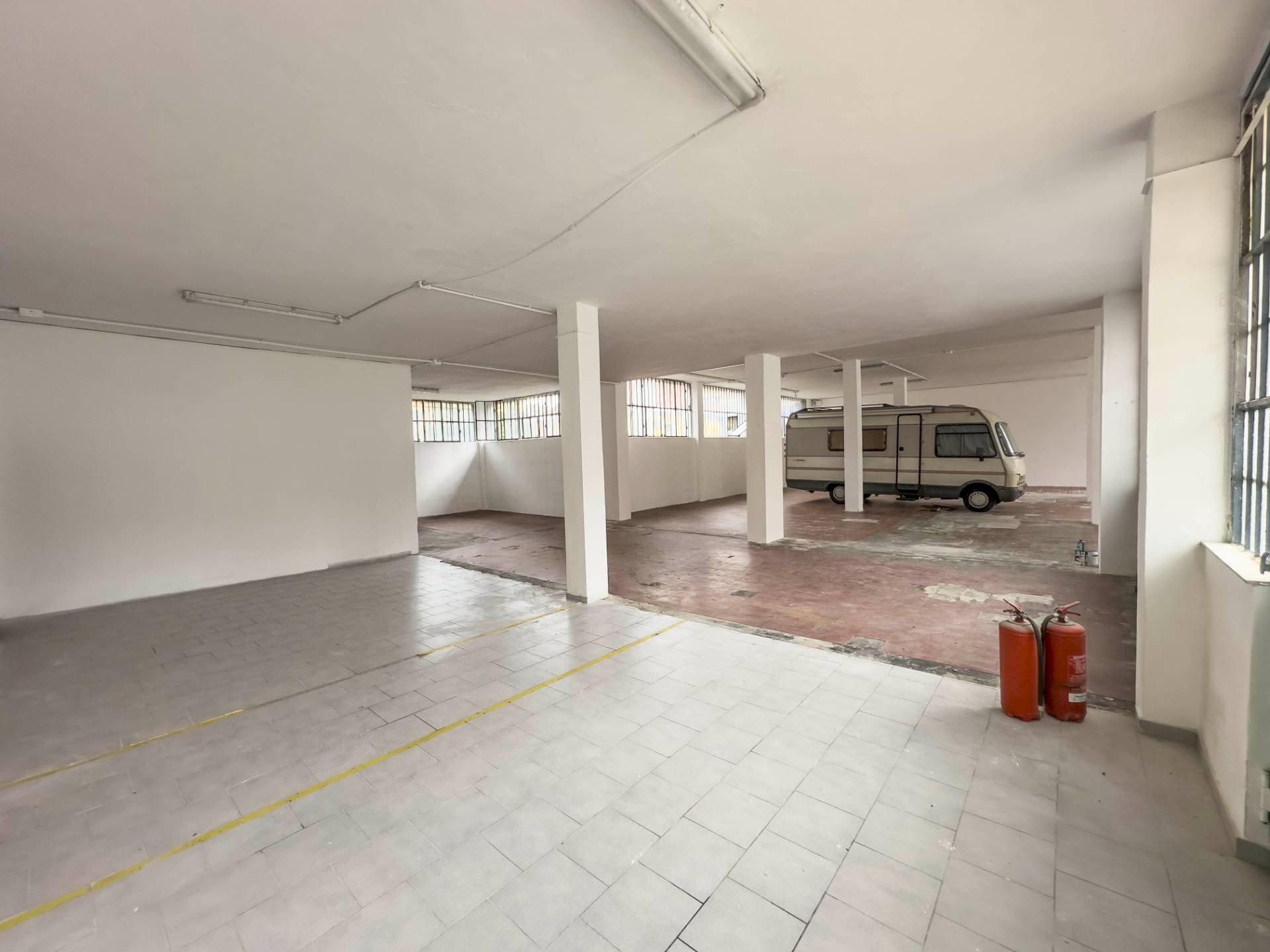 Warehouse Strada Castello Di Mirafiori, Torino (neighborhood Mirafiori Sud) - photo 1