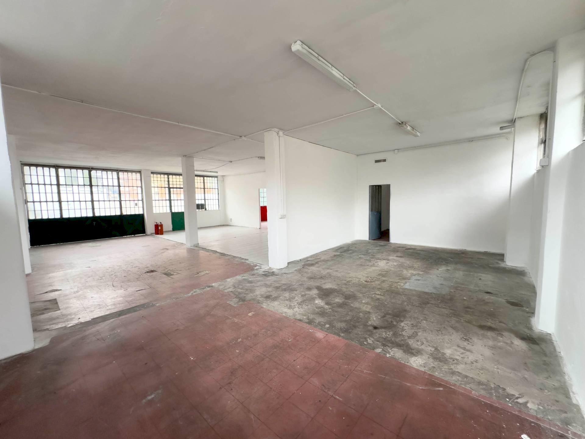 Warehouse Strada Castello Di Mirafiori, Torino (neighborhood Mirafiori Sud) - photo 3