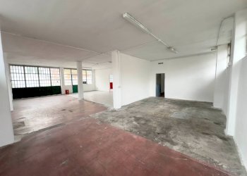 Magazzino Strada Castello Di Mirafiori, Torino (zona Mirafiori Sud) - foto 3