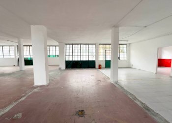 Magazzino Strada Castello Di Mirafiori, Torino (zona Mirafiori Sud) - foto 4