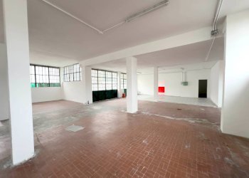 Magazzino Strada Castello Di Mirafiori, Torino (zona Mirafiori Sud) - foto 6