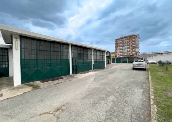 Magazzino Strada Castello Di Mirafiori, Torino (zona Mirafiori Sud) - foto 14