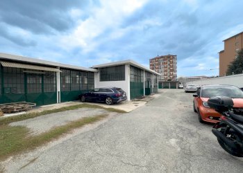Magazzino Strada Castello Di Mirafiori, Torino (zona Mirafiori Sud) - foto 16
