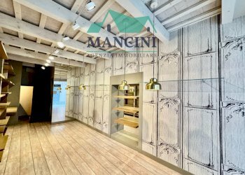 Shop matteotti, Jesi - photo 4