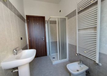 Bagno - Bilocale vicolo Cantone, 4, Pregnana Milanese - foto 24