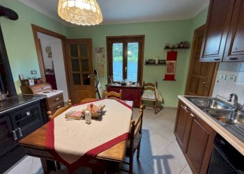 CUCINA - Villa strada del Saret, 27, Luserna San Giovanni - foto 4