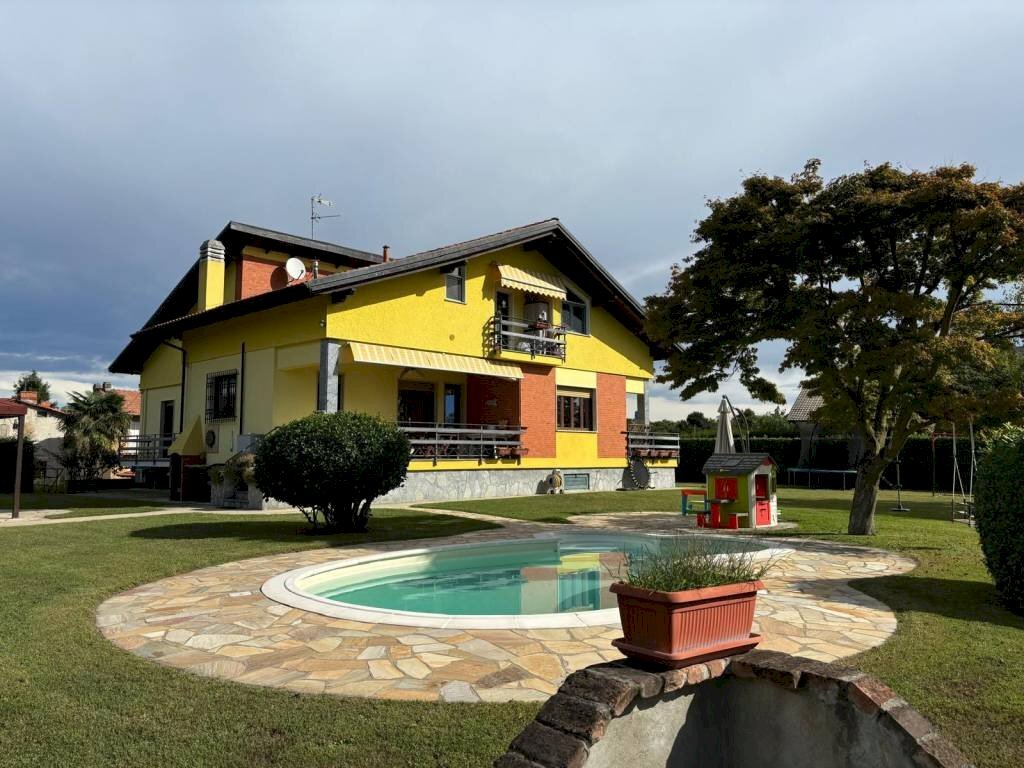 Piscina - Villa via Giuseppe Mazzini, 9, Roasio - foto 2