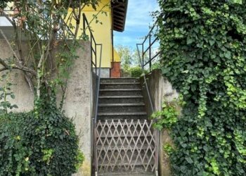 Facciata - Villa via Giuseppe Mazzini, 9, Roasio - foto 6