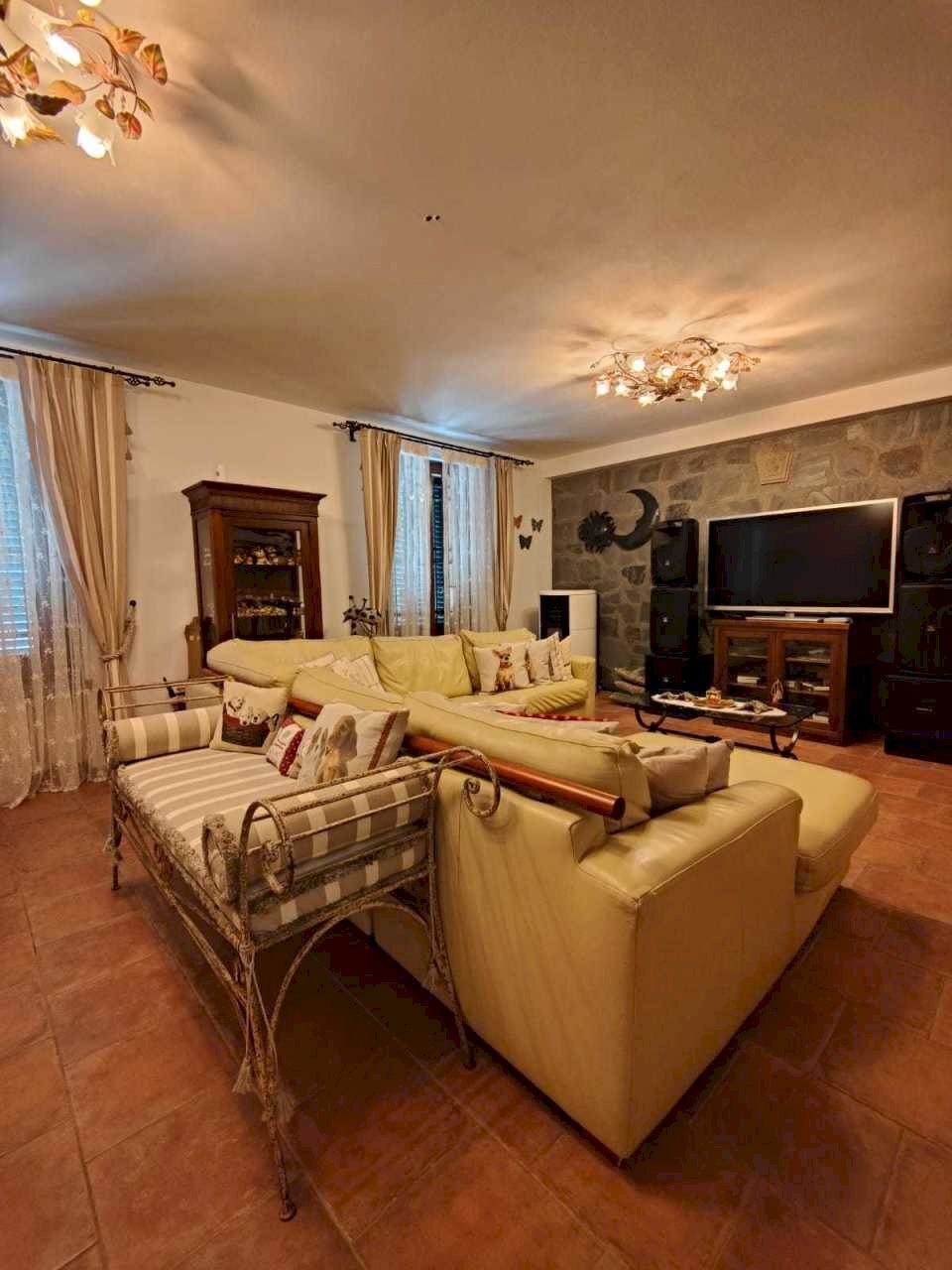 IMG-20240927-WA0010.jpg - Villa Sarzana - foto 2