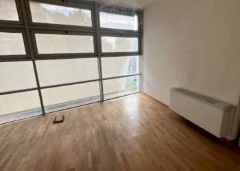 Ufficio Via Giuseppe Giacosa, Bologna (zona Borgo Panigale) - foto 3