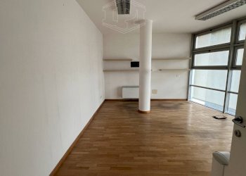 Ufficio Via Giuseppe Giacosa, Bologna (zona Borgo Panigale) - foto 24