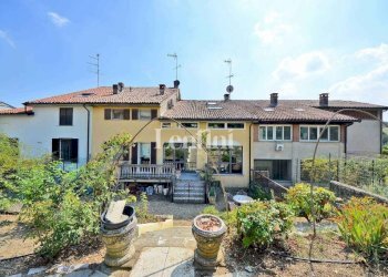 Facciata - Villa via Maria Montessori, 28, Casale Monferrato - foto 16