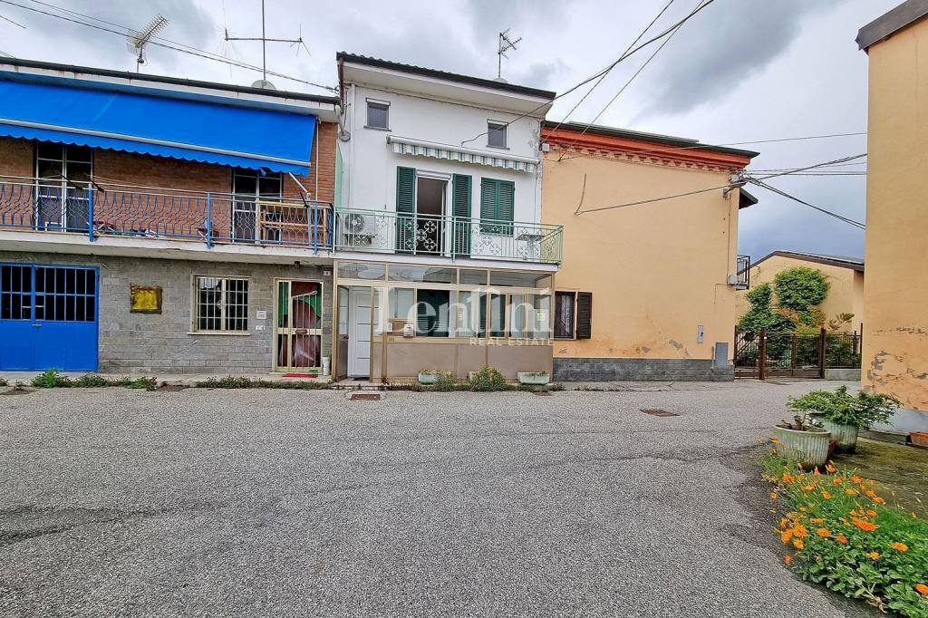 Facciata - Villa vicolo Cairoli, Giarole - foto 1