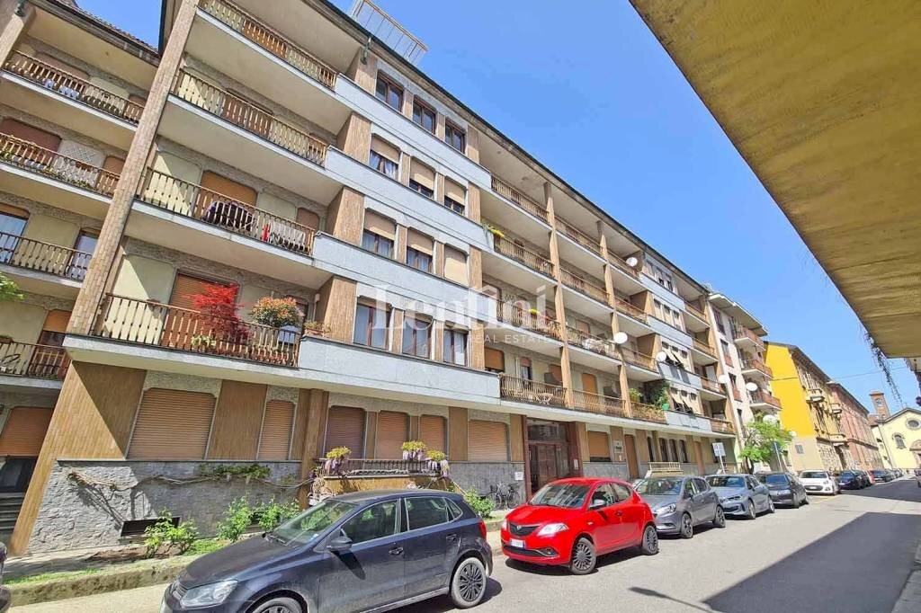 Facciata - Quadrilocale via Filippo Mellana, Casale Monferrato - foto 2