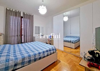 Camera da letto - Quadrilocale via Filippo Mellana, 4, Casale Monferrato - foto 12