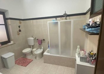 Bagno - Apartment via Nazionale, Carini - photo 9