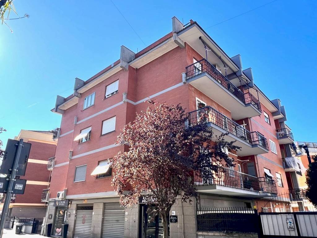 Facciata - Trilocale via Stati Uniti d'America, Genzano di Roma - foto 3