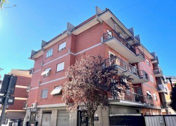 Facciata - Trilocale via Stati Uniti d'America, Genzano di Roma - foto 3