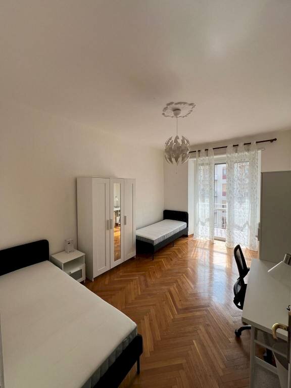 Camera da letto - Three-room apartment via Rodolfo Renier, 6, Torino (neighborhood San Paolo) - photo 2