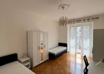 Camera da letto - Three-room apartment via Rodolfo Renier, 6, Torino (neighborhood San Paolo) - photo 1