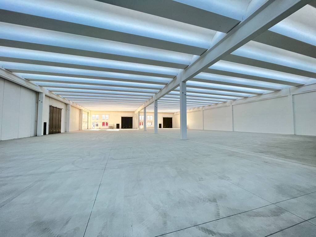 Interno non residenziale - Capannone strada Provinciale Francesca, Spirano - foto 1