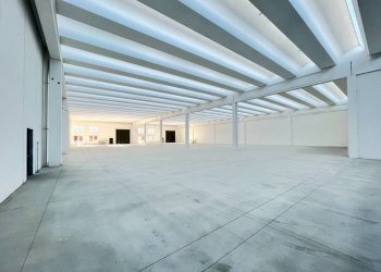 Interno non residenziale - Shed strada Provinciale Francesca, Spirano - photo 3