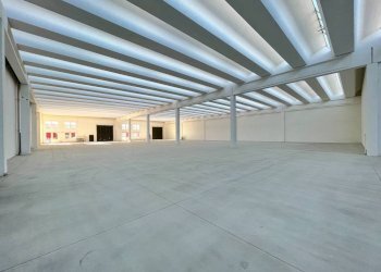 Interno non residenziale - Shed strada Provinciale Francesca, Spirano - photo 4