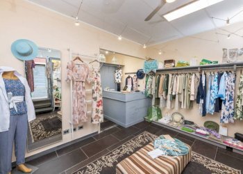 Interno - Negozio piazza Albertina, 18r, Genova (zona Sestri Ponente) - foto 8