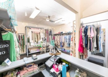 Interno - Negozio piazza Albertina, 18r, Genova (zona Sestri Ponente) - foto 10