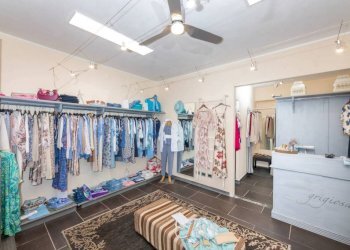 Interno - Negozio piazza Albertina, 18r, Genova (zona Sestri Ponente) - foto 11