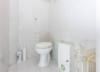 Bagno - Negozio piazza Albertina, 18r, Genova (zona Sestri Ponente) - foto 17