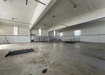 IMG_4343.jpg - Commercial Premises Bassano del Grappa - photo 1