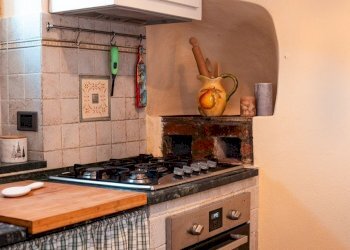 thumbnail_8ea49b50-42bf-4c0e-8739-a6e5c92ef0dd.jpg - Townhouse Via Borgo di Sotto 229, Sarzana - photo 4