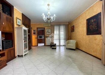 Three-room apartment Via Donizetti, Trecate - photo 11