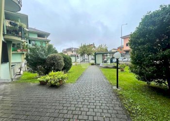 Three-room apartment Via Donizetti, Trecate - photo 24