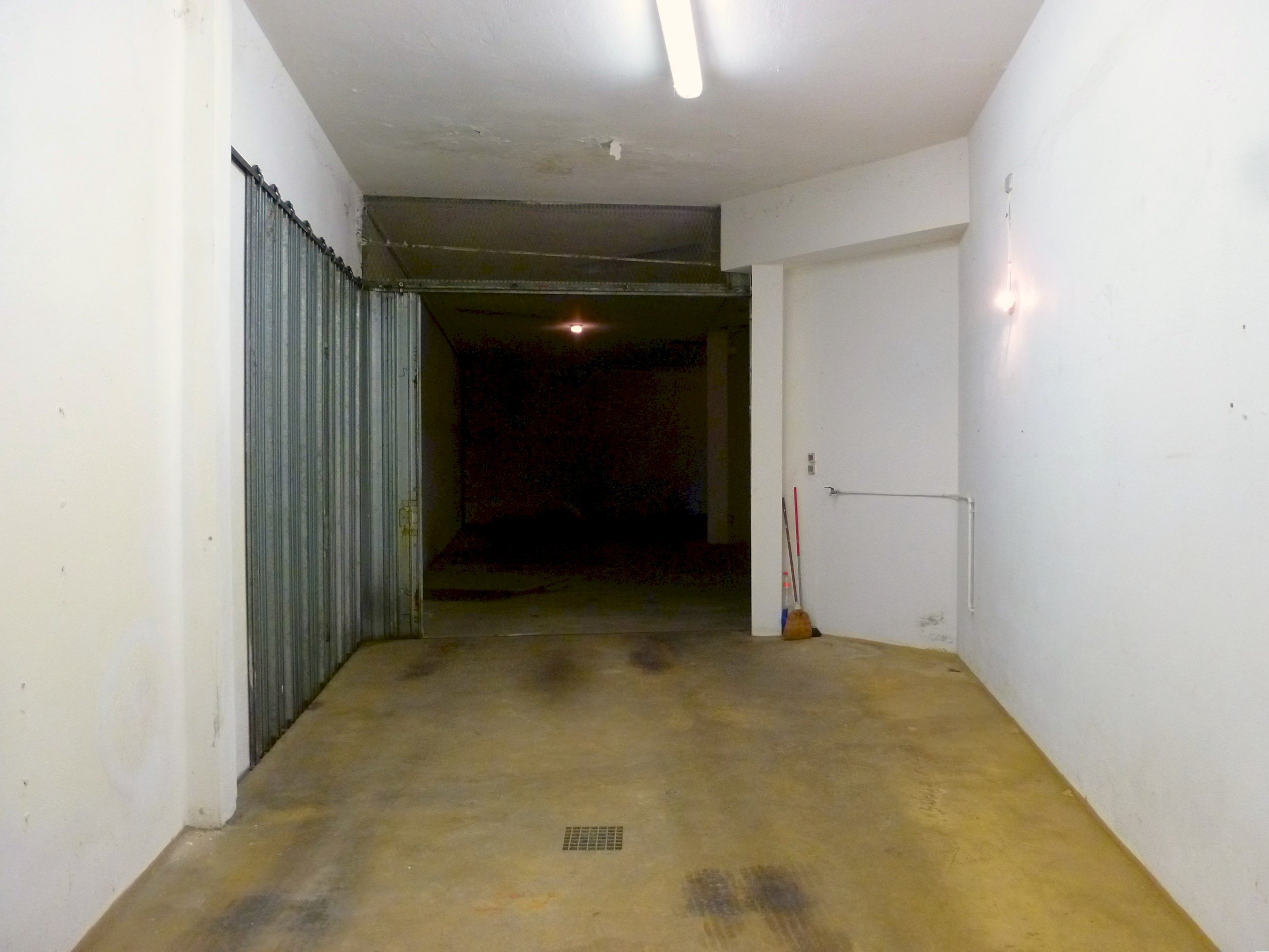 Camper - Caravan Place viale Beato Angelo Carletti, 4, Cuneo (neighborhood San Paolo) - photo 3