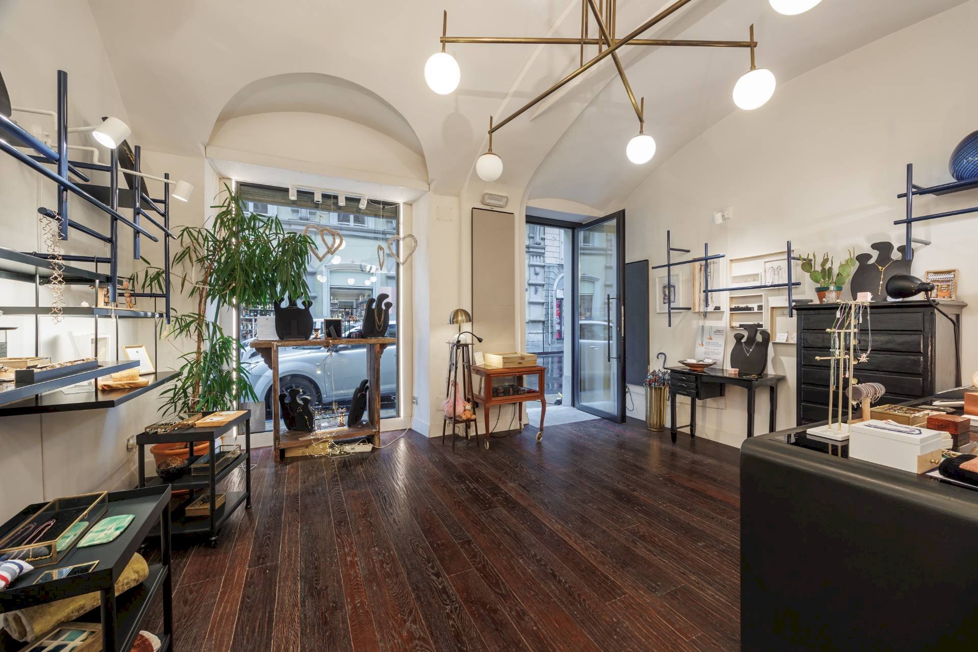 Shop via Fratelli Calandra, Torino (neighborhood Centro) - photo 3