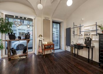 Shop via Fratelli Calandra, Torino (neighborhood Centro) - photo 6