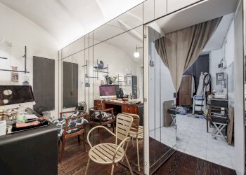 Shop via Fratelli Calandra, Torino (neighborhood Centro) - photo 8