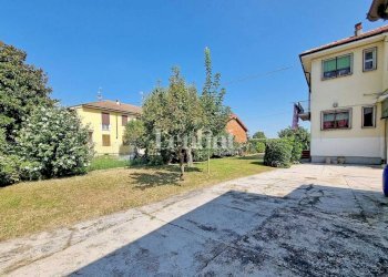 Giardino - Villa Frazione Popolo Cantone Chiesa, Casale Monferrato - foto 3